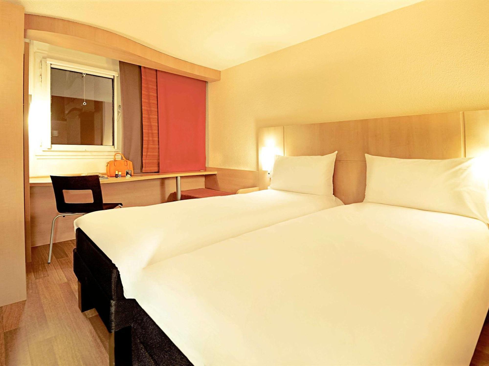 Ibis Paris Porte D'Orleans Montrouge Bagian luar foto
