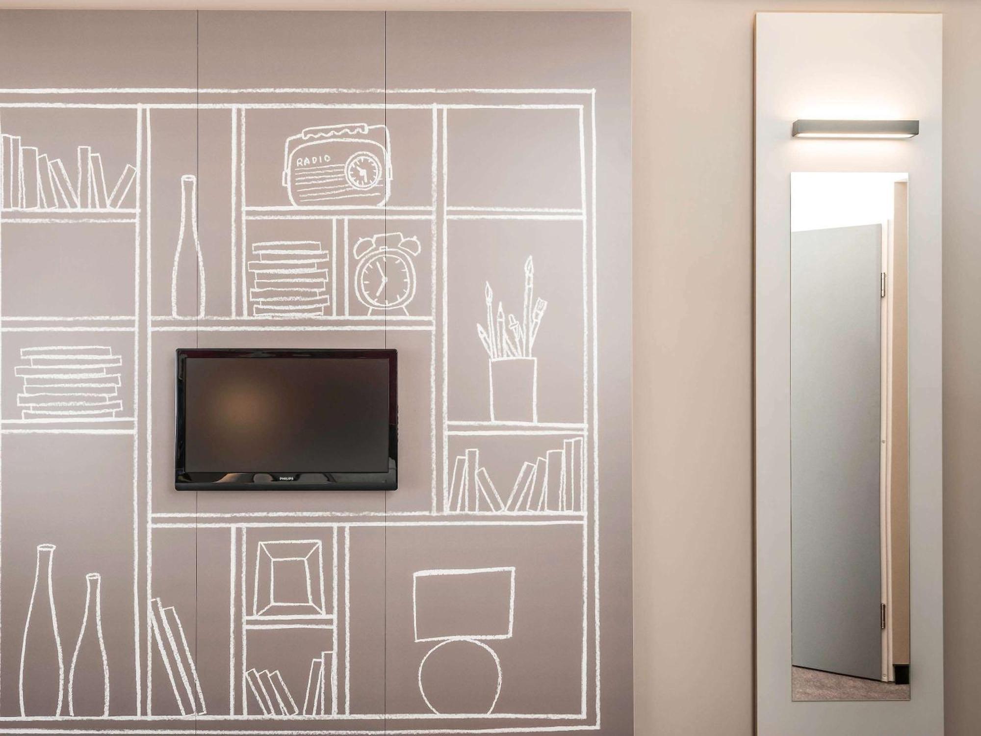 Ibis Paris Porte D'Orleans Montrouge Bagian luar foto