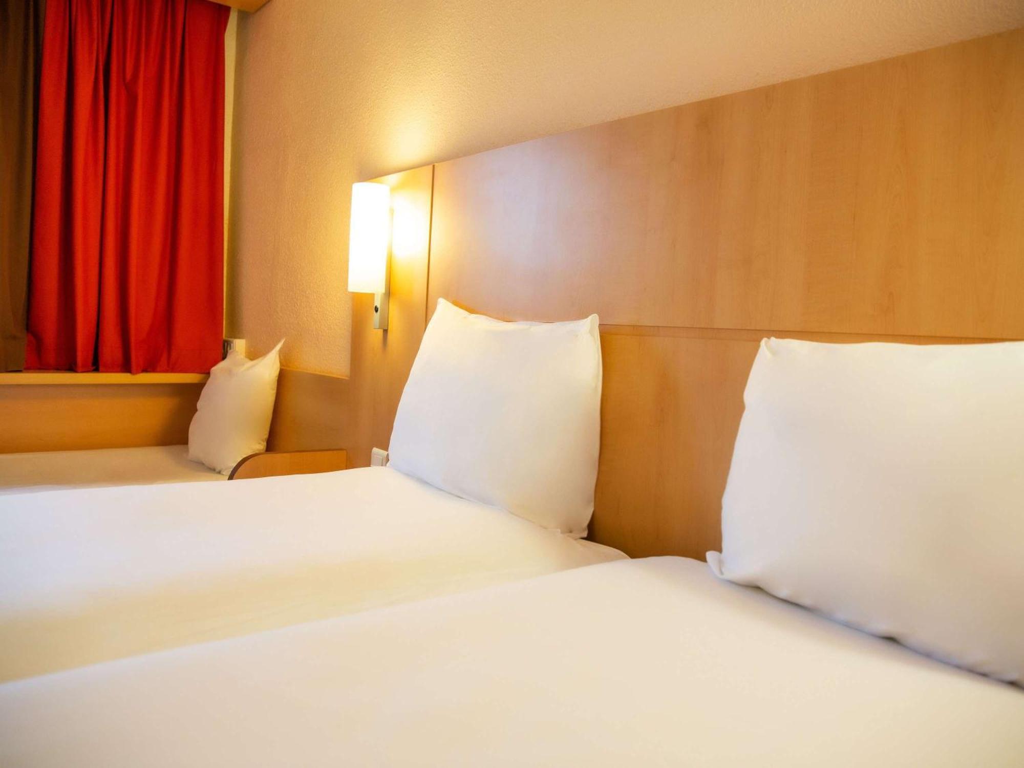 Ibis Paris Porte D'Orleans Montrouge Bagian luar foto